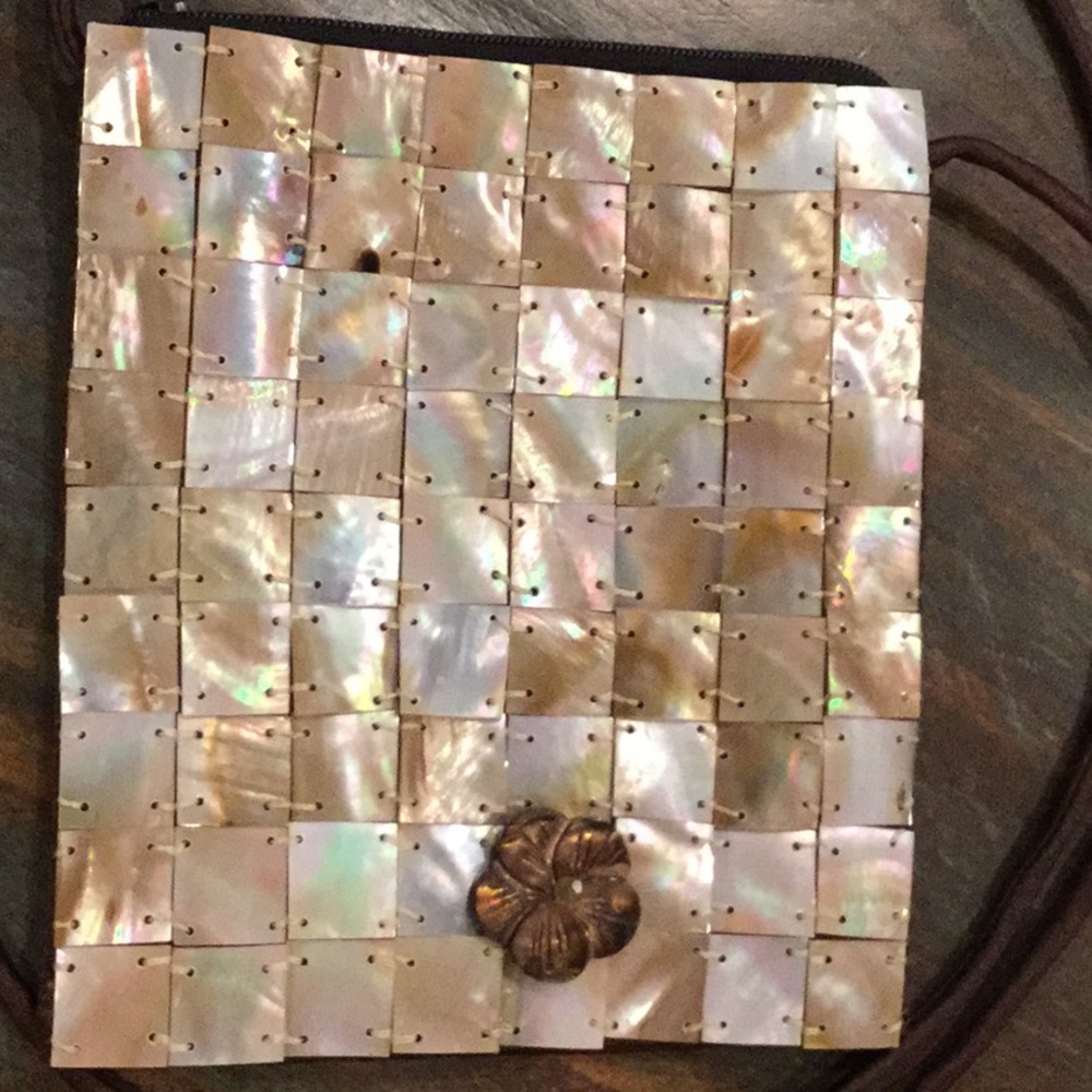 Iridescent Shell Bag - Picture 10 of 11